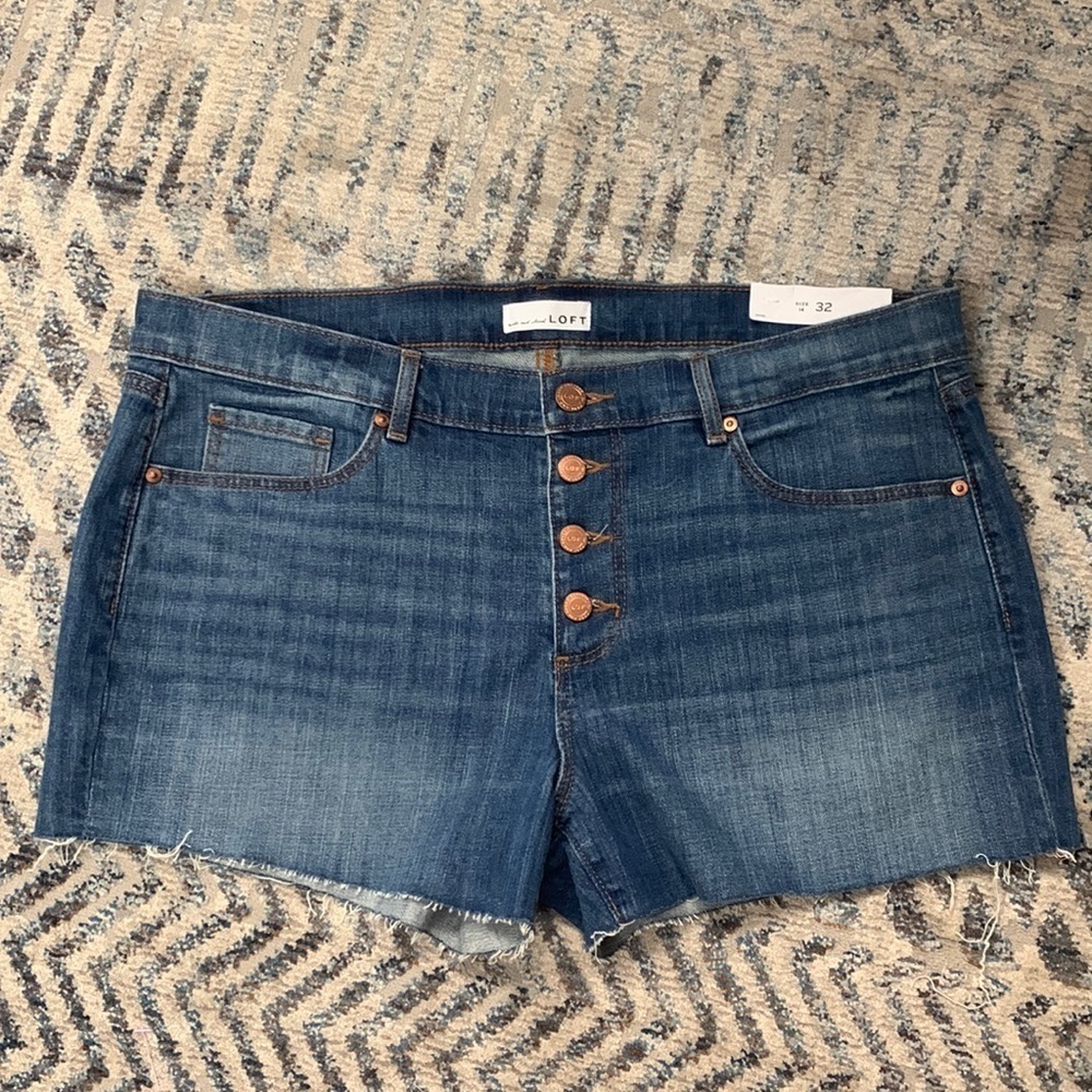 LOFT Women’s High Rise Medium Denim Button Fly Shorts Size 14 32 NWT